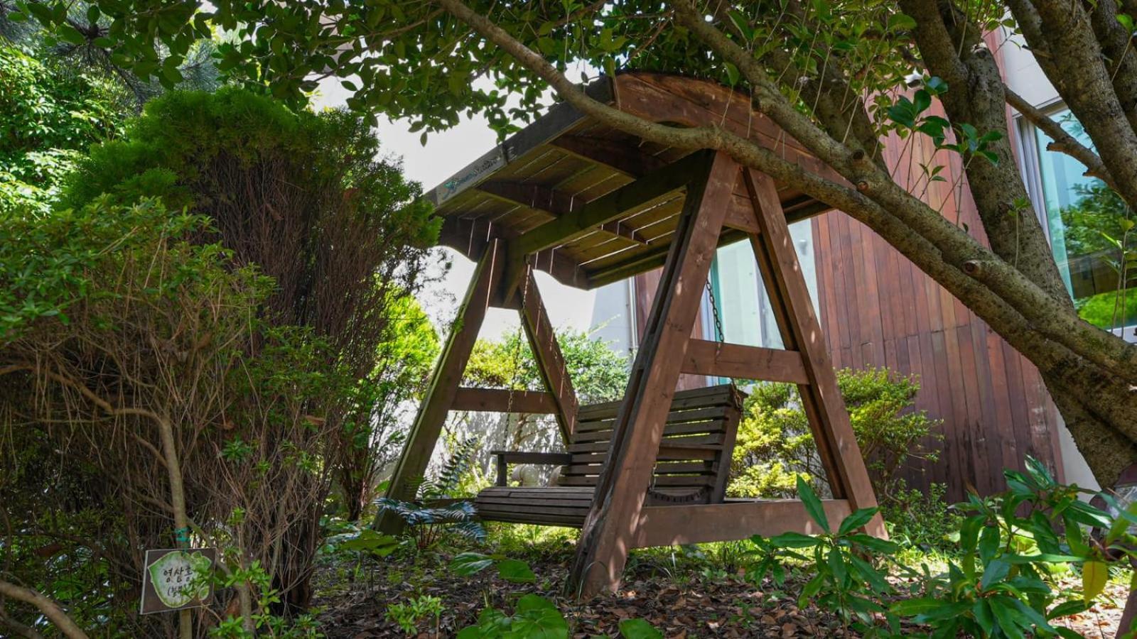 Jeju Eco Suites Seogwipo Eksteriør bilde