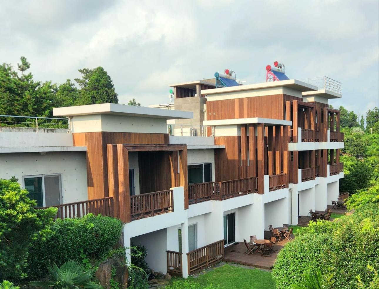 Jeju Eco Suites Seogwipo Eksteriør bilde
