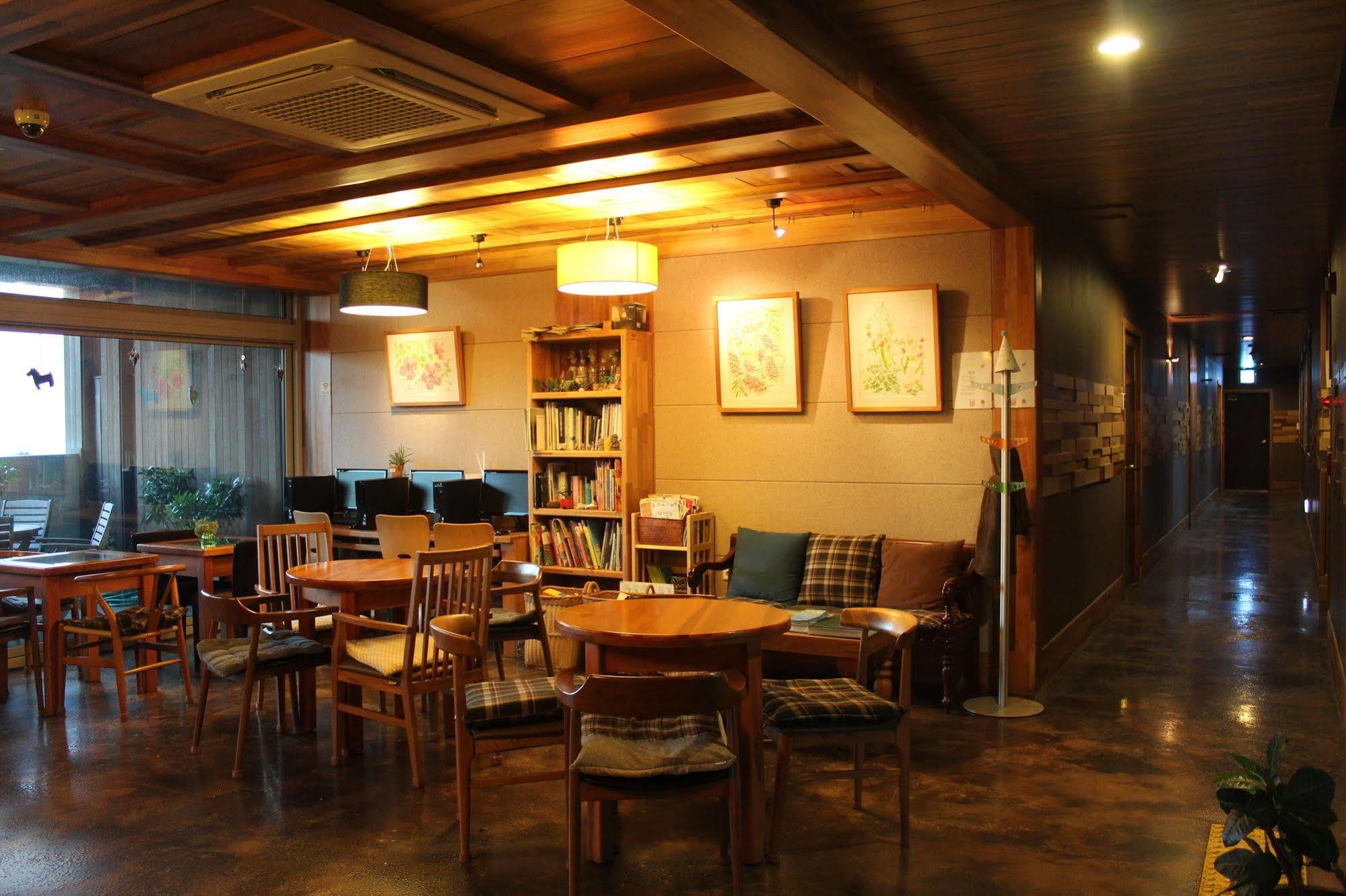 Jeju Eco Suites Seogwipo Eksteriør bilde